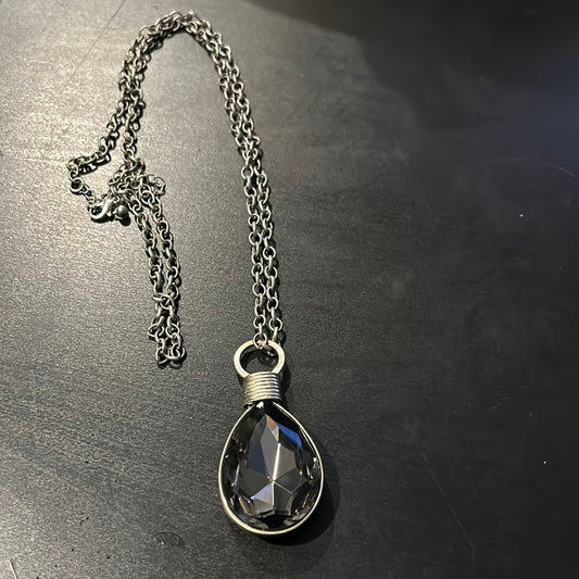 Hematite Crystal Teardrop metal necklace