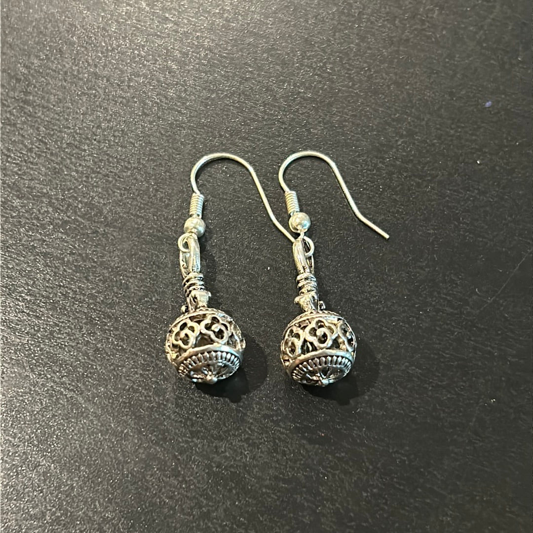 Silver filigree earrings