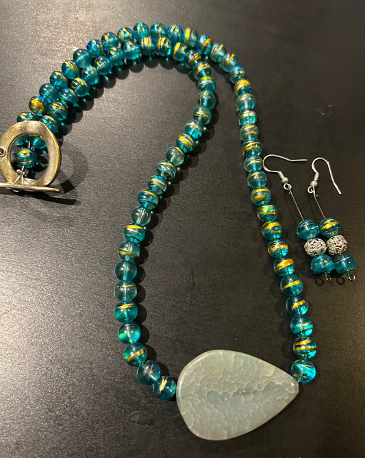 Turquoise beaded large Agate gemstone toggle necklace w/matching earrings set